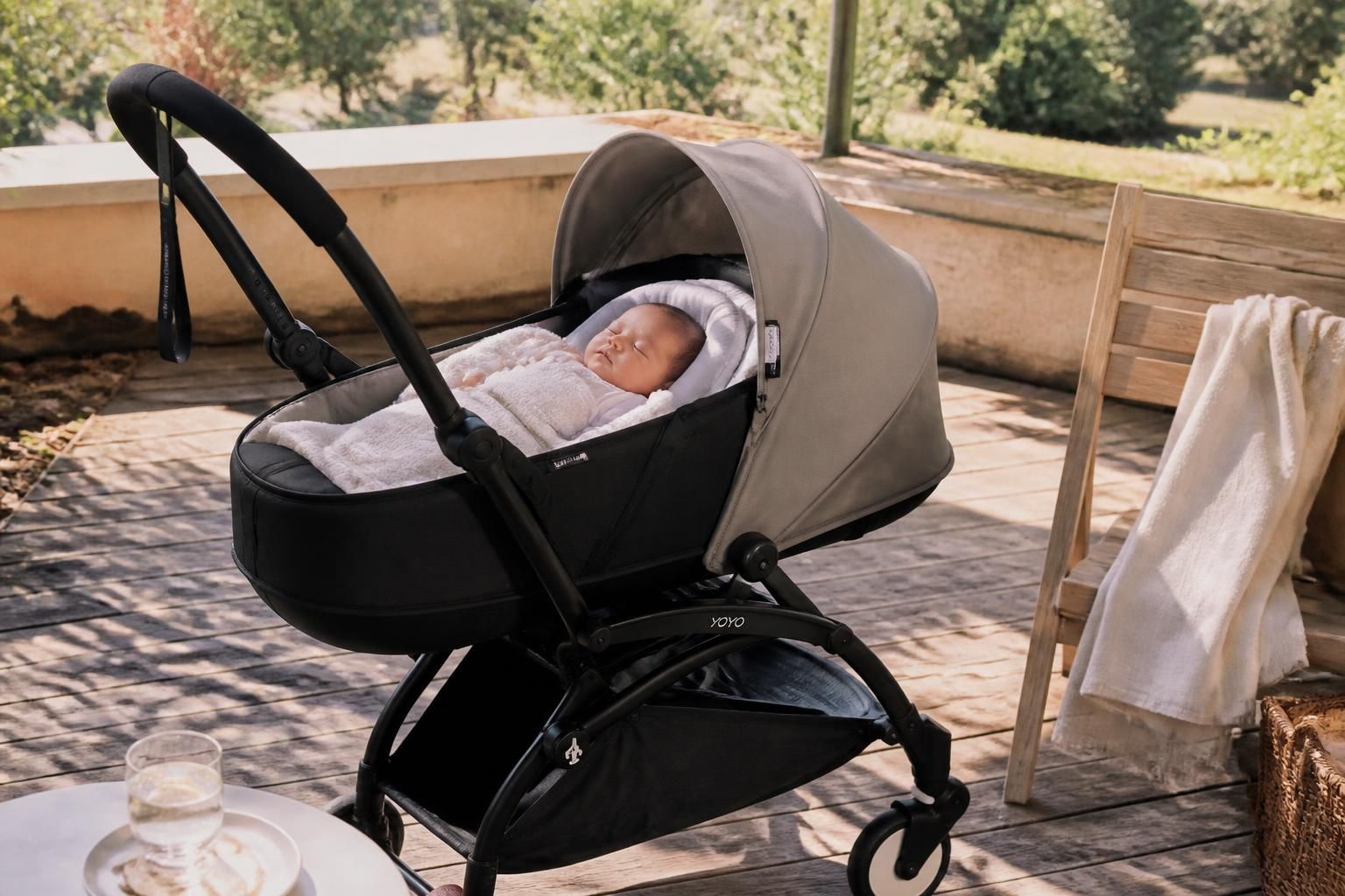 découvrez les atouts de la poussette yoyo nouveau-né, idéale pour les premiers mois de bébé grâce à sa légèreté, sa compacité et son confort optimal.